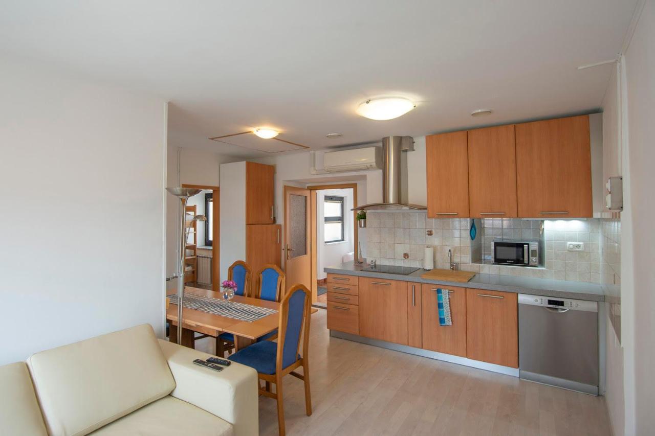 Apartamento Apartma Bajc Ajdovščina Exterior foto